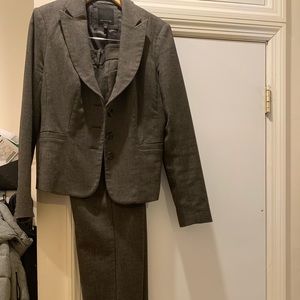 Limited suit 2 pieces